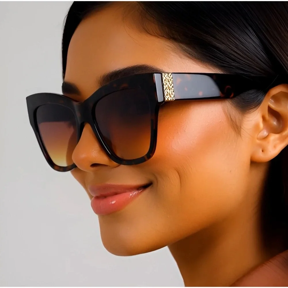 CatEye Sunglasses Tortoise Brown Ombre Lens Gold Accent Luxury Street Beach Wear